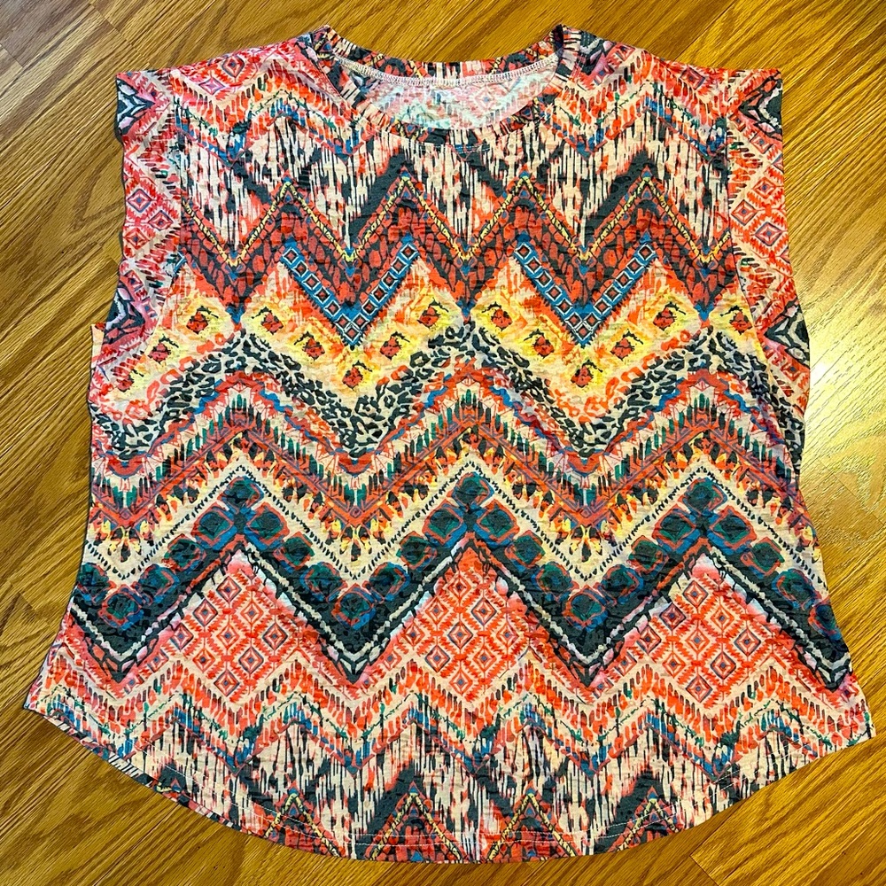 Colorful Burnout Patterned lightweight Top size XXL